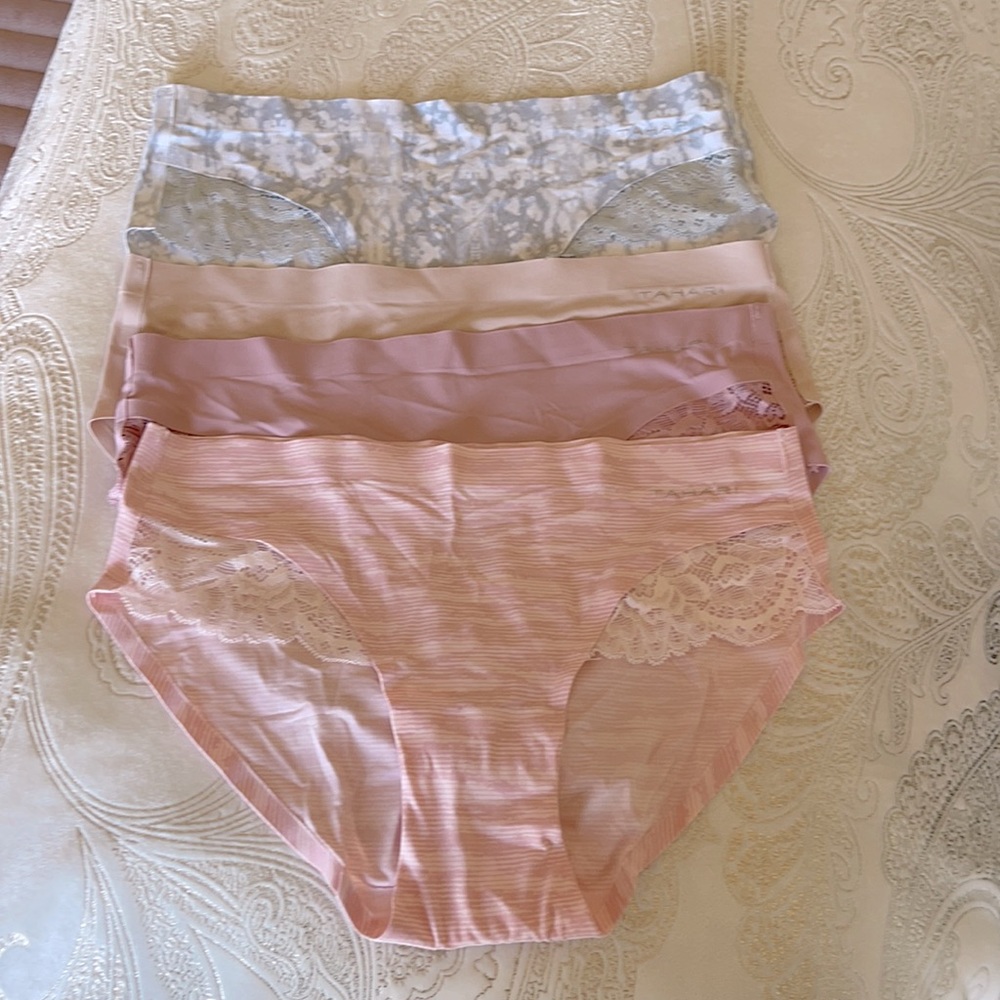 Tahari set of 4 panties pastel colors size small NWOT